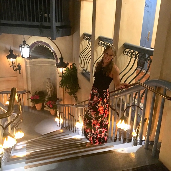 Meet your Posher, Ashley - Picture 2 of 5